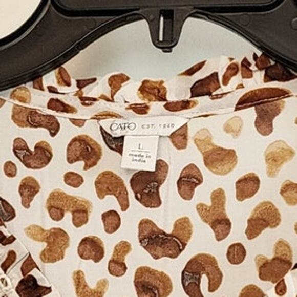 Cato Animal Print Top Tunic Lace Sleeve Ruffle Hem Button Front Lightweight LG - Picture 4 of 10